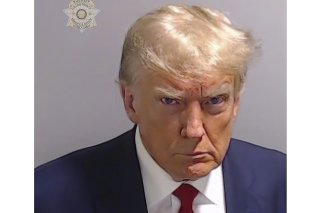 Le cliché judiciaire de Donald Trump est historique, car il est la première photographie d'identité judiciaire d'un ancien président américain.